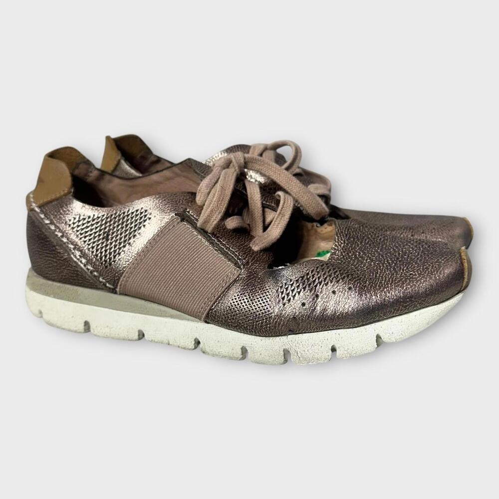 OTBT Stardust Cutout‎ Sneakers Women's Size 7.5